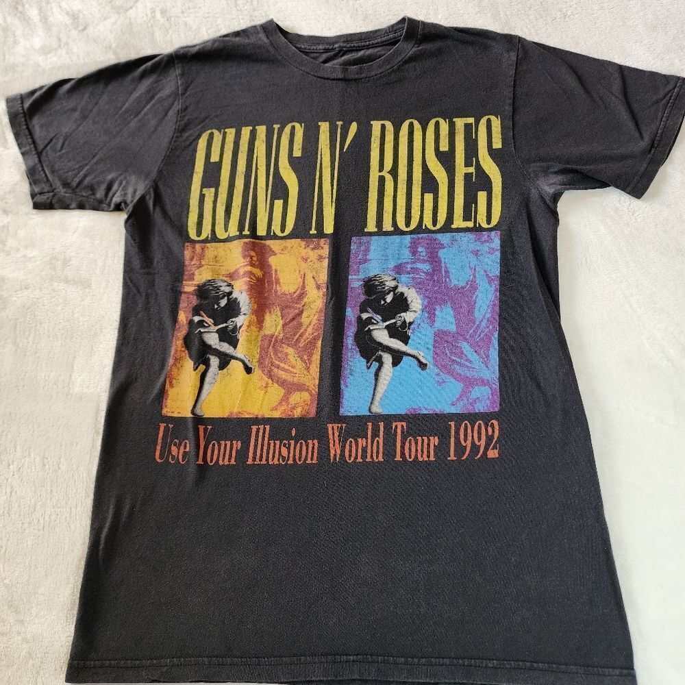 Guns N' Roses Use Your Illusion World Tour Gray Tshirt With Graphics Size Medium